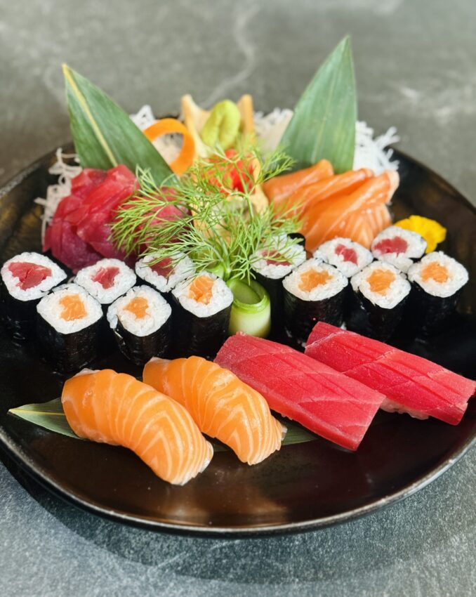 The Authentic Japanese Sushi & Sashimi Set(⇦New!) - Image 3