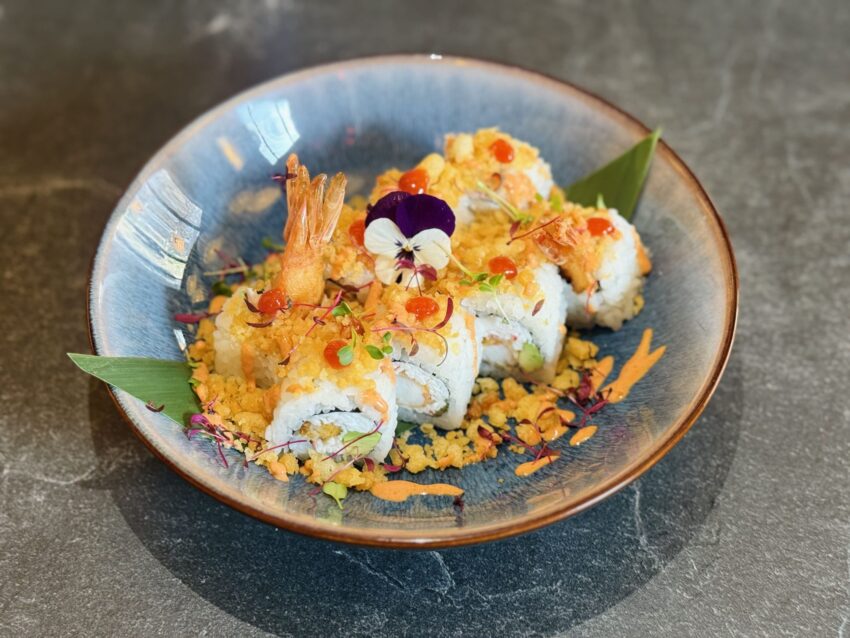 Tenkasu Ebi Tempura Roll with Spicy Sauce(⇦New!)